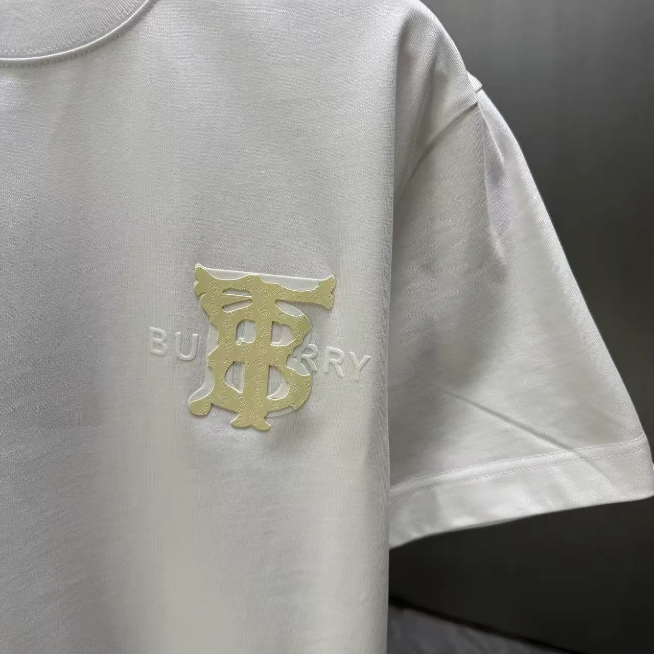 BURBE* * 2026 New Arrival T logo + ：Black White Dark Blue Sizes：S M L XL XXL